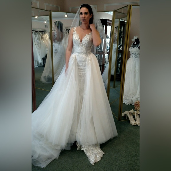 WEDDING DRESS BRAND NEW + Detachable Skirt + Veil - Ivory - Picture 4 of 7